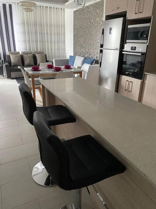 Stylish & Luxury 2-Bed Parkside Apart With Pool Vacoas-Phoenix Εξωτερικό φωτογραφία